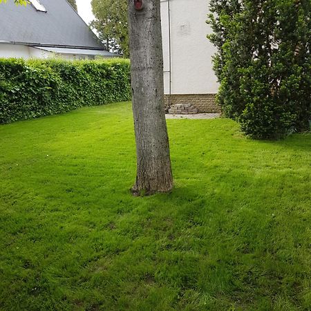 Csalad-Barat Apartman Balatonlelle Eksteriør billede