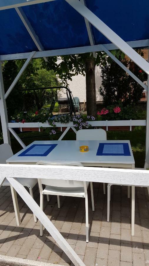 Csalad-Barat Apartman Balatonlelle Eksteriør billede