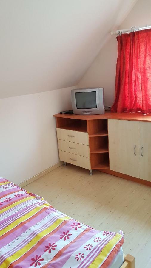 Csalad-Barat Apartman Balatonlelle Eksteriør billede